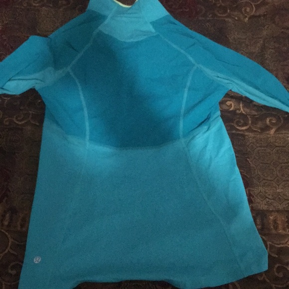 Lululemon Running top - Picture 2 of 2